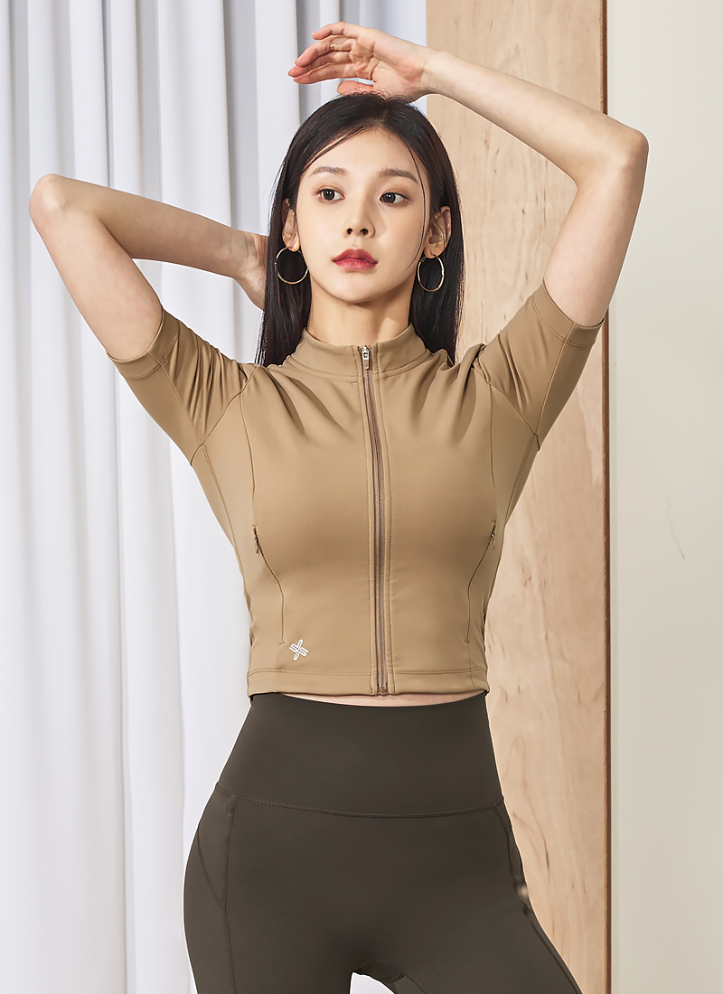 슬림핏 크롭 반팔 집업자켓 상세 이미지 39